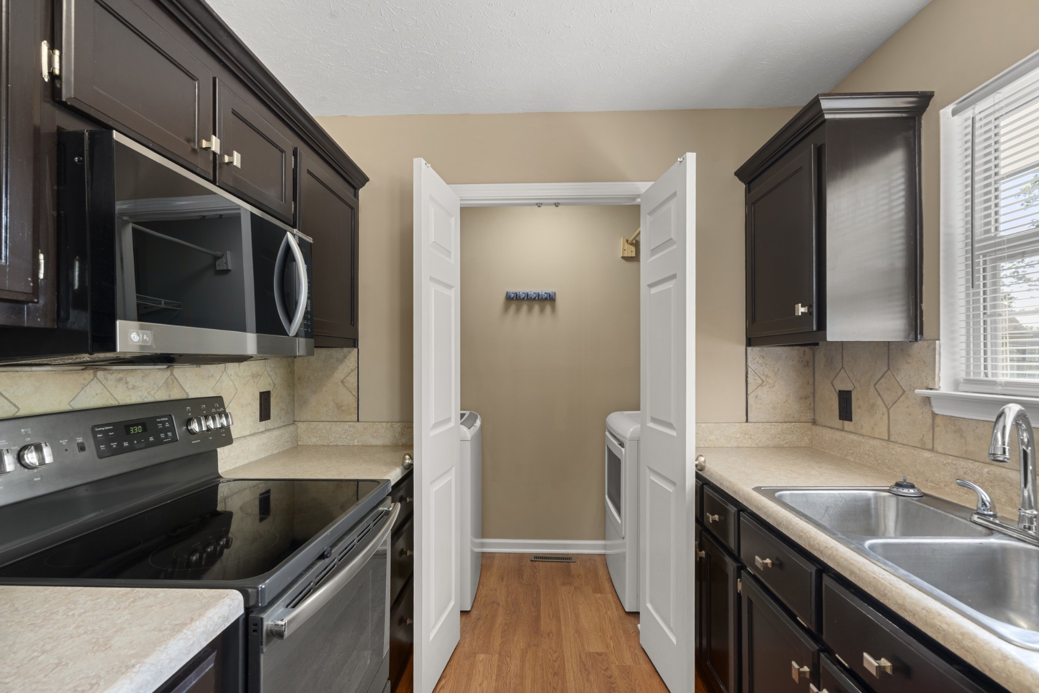 1004 Woodbrier Ln