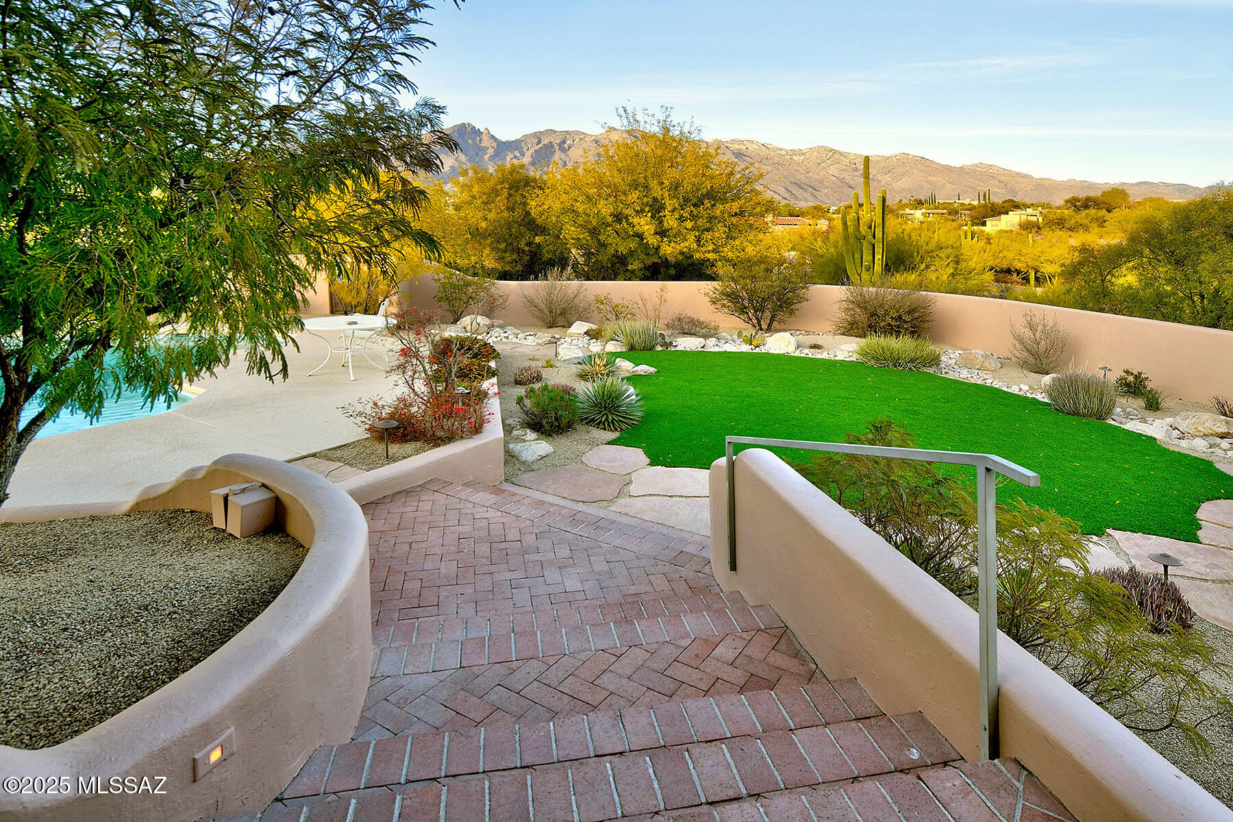 4960 N Circulo Sobrio