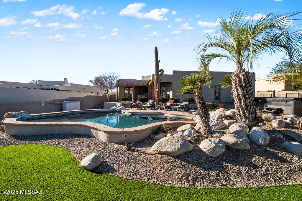 11740 N Diamond Cholla Place