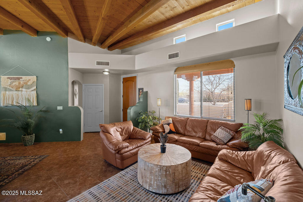 11740 N Diamond Cholla Place