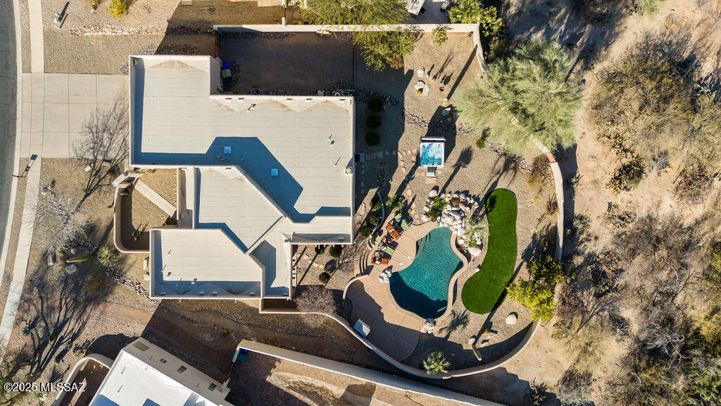 11740 N Diamond Cholla Place