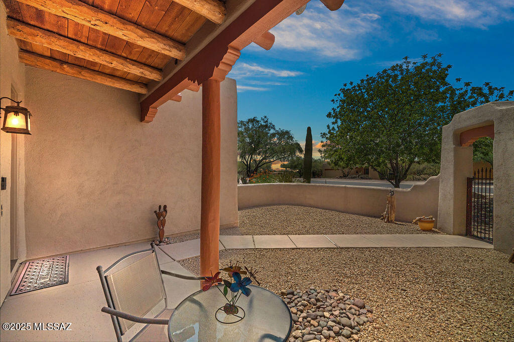 11740 N Diamond Cholla Place