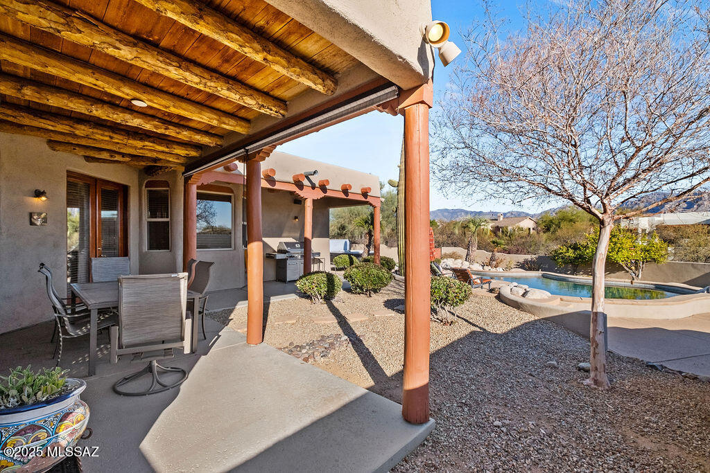 11740 N Diamond Cholla Place