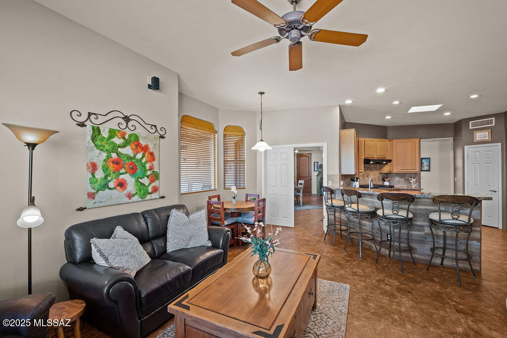 11740 N Diamond Cholla Place