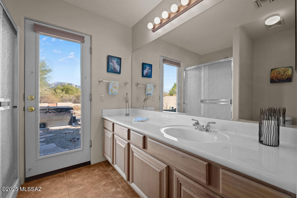 11740 N Diamond Cholla Place