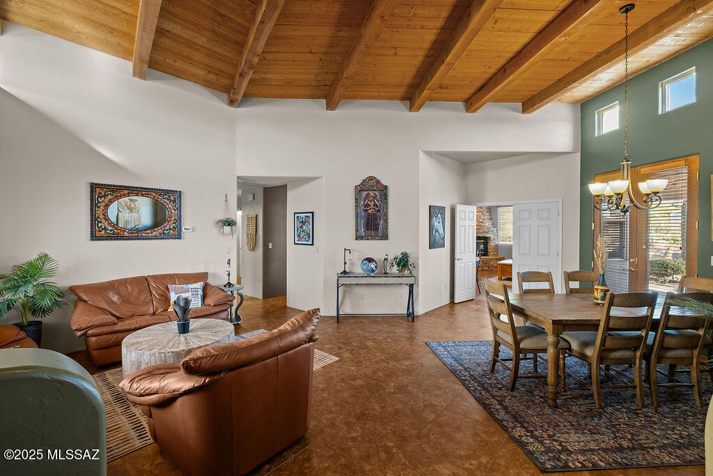 11740 N Diamond Cholla Place