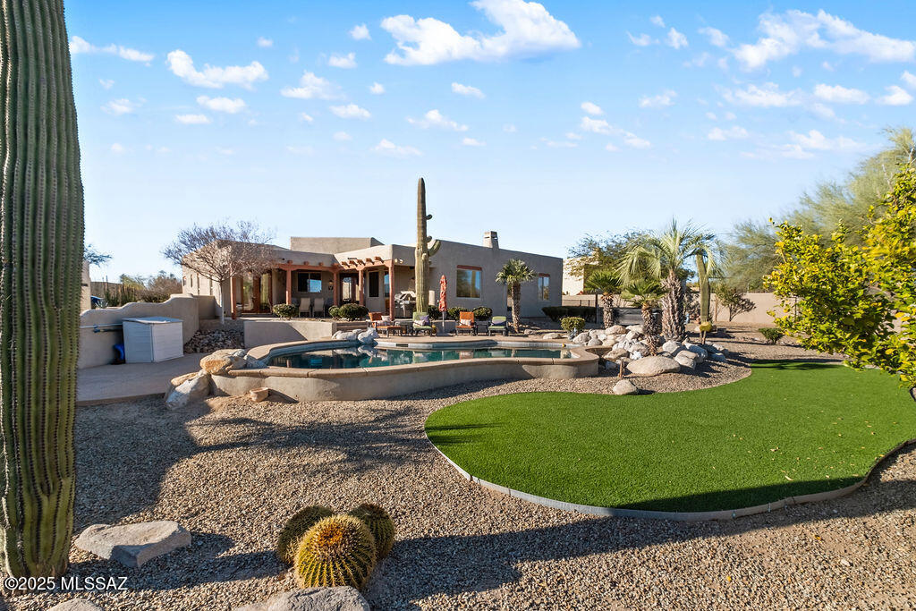 11740 N Diamond Cholla Place