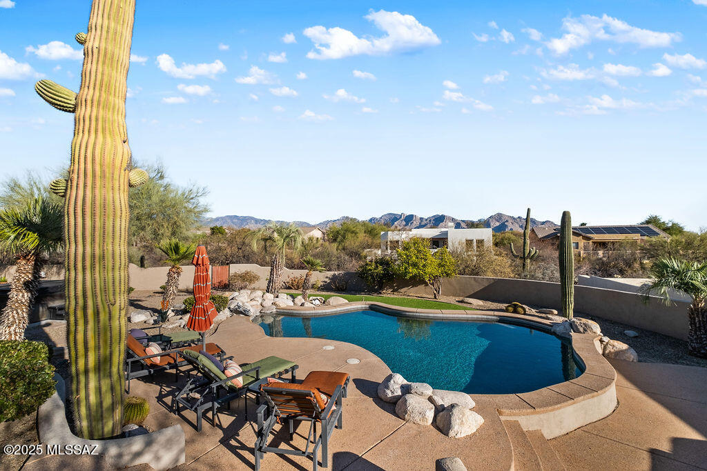 11740 N Diamond Cholla Place