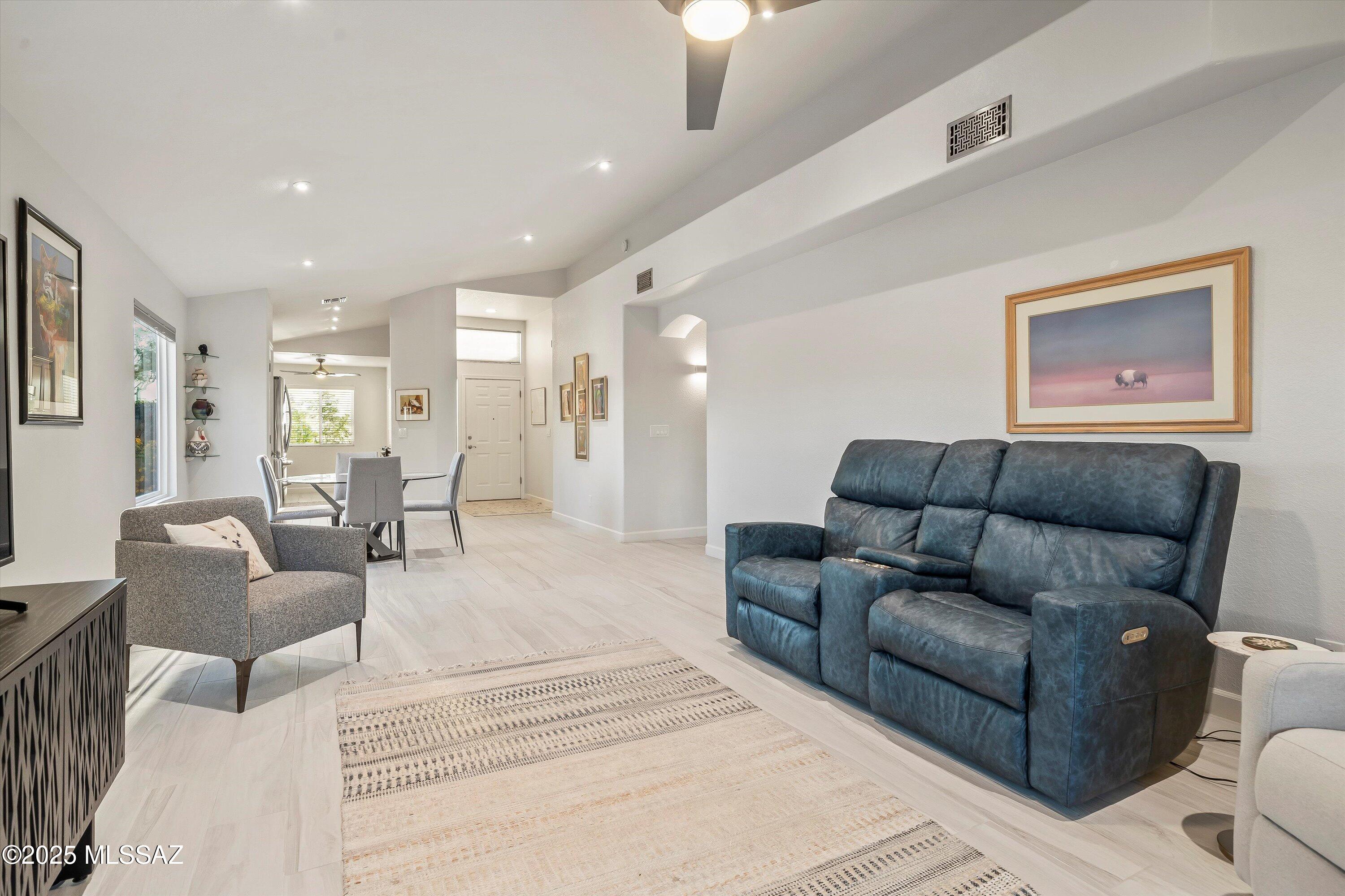 8680 N Sunnyvale Drive