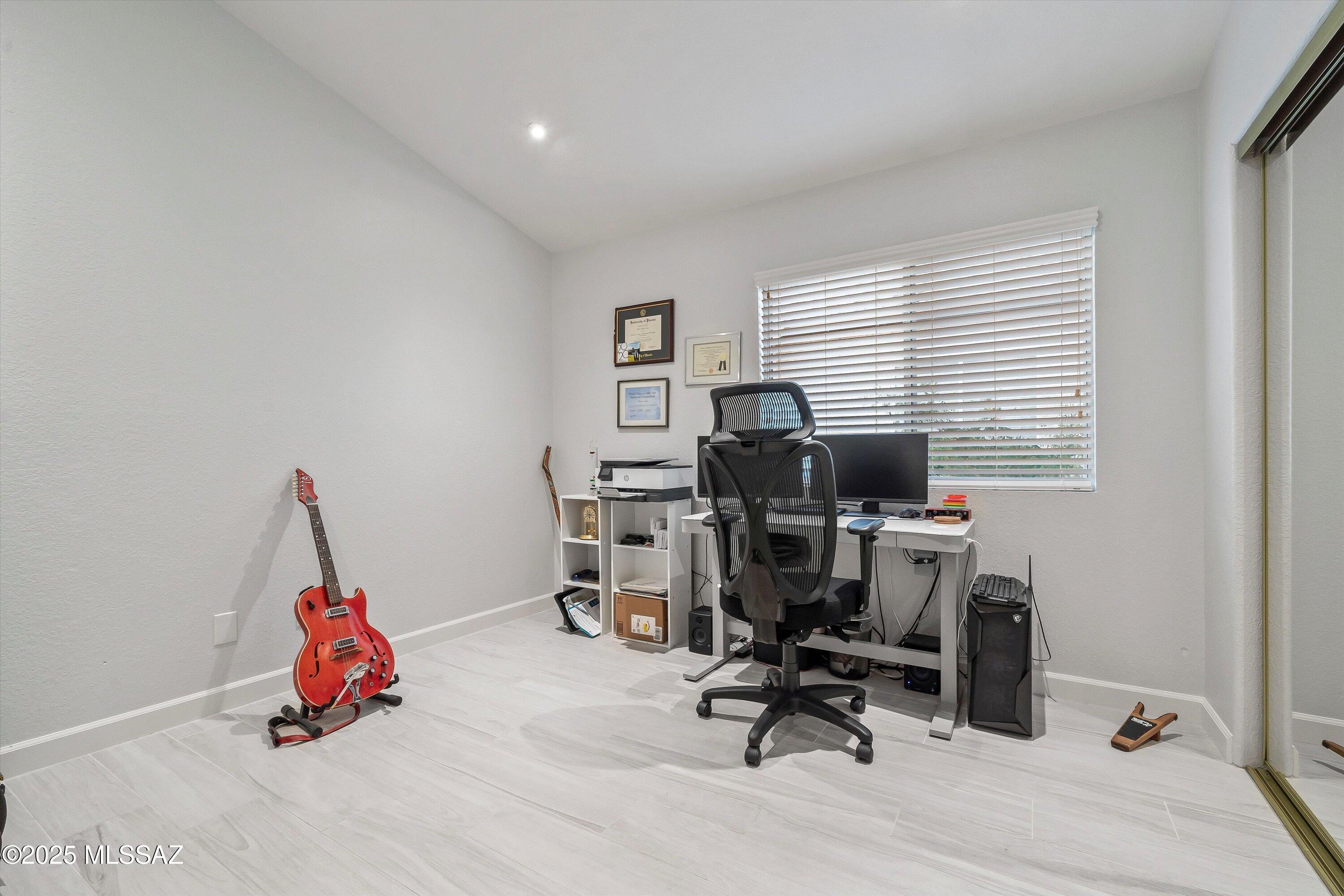 8680 N Sunnyvale Drive