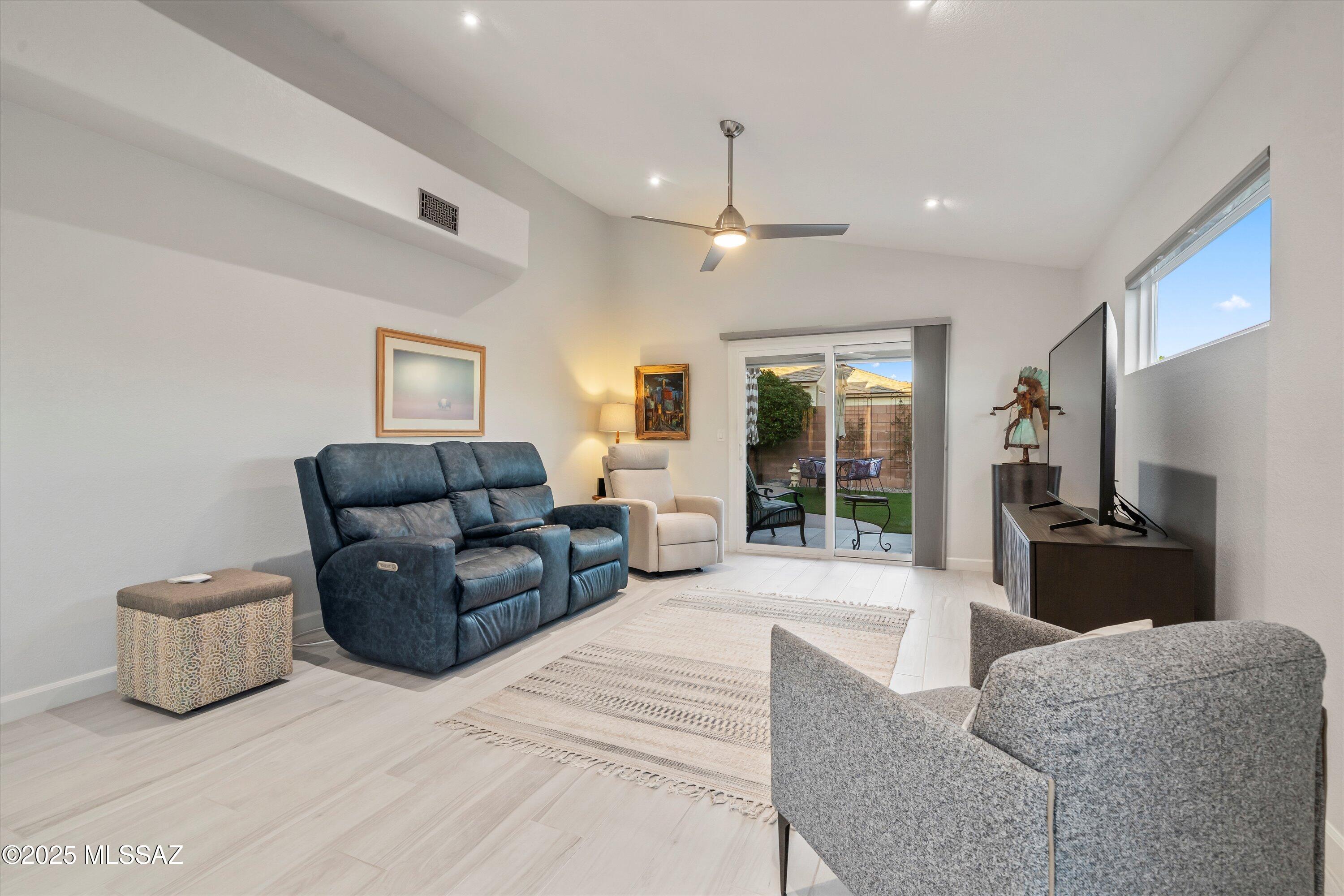 8680 N Sunnyvale Drive