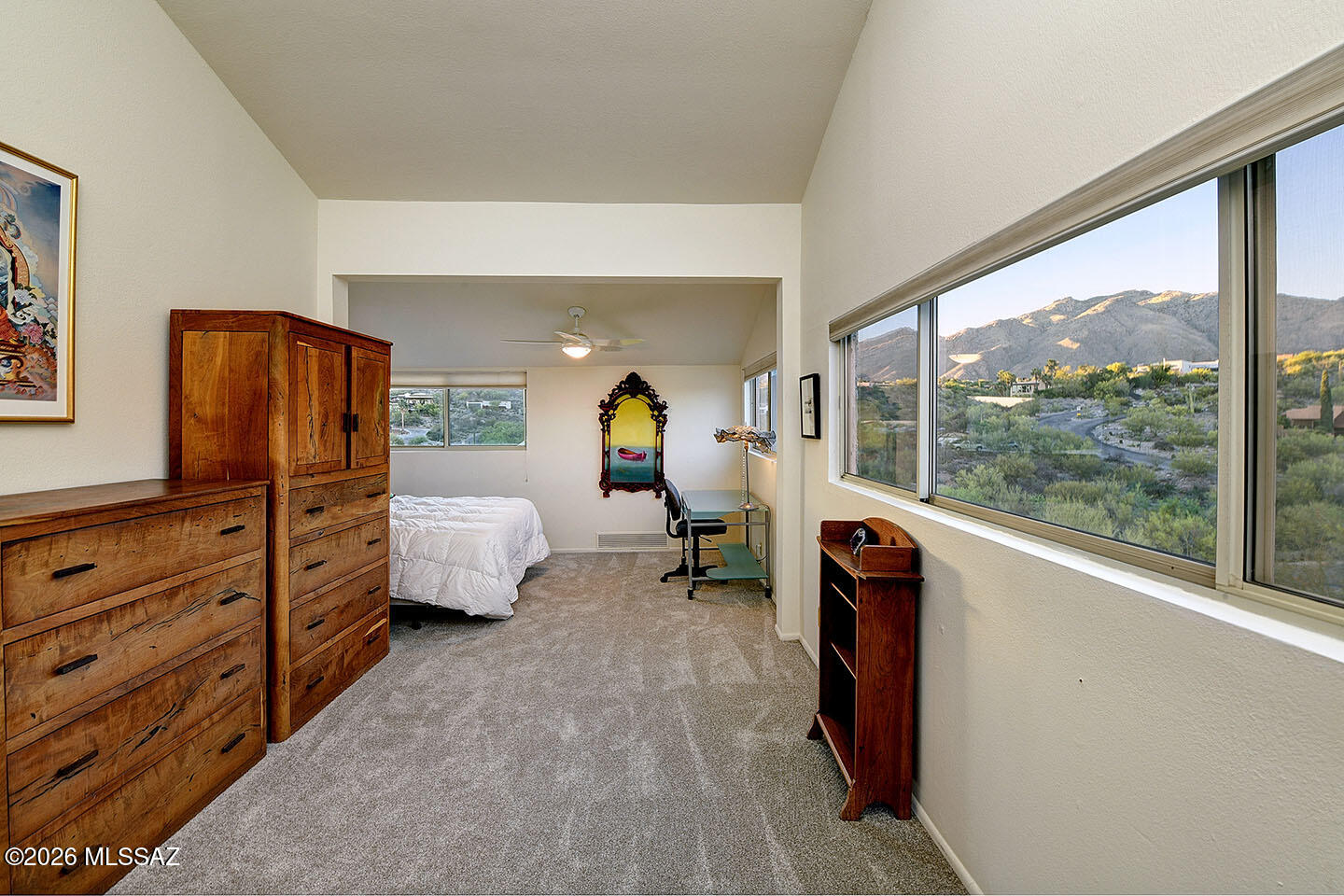 5521 N Paseo Ventoso