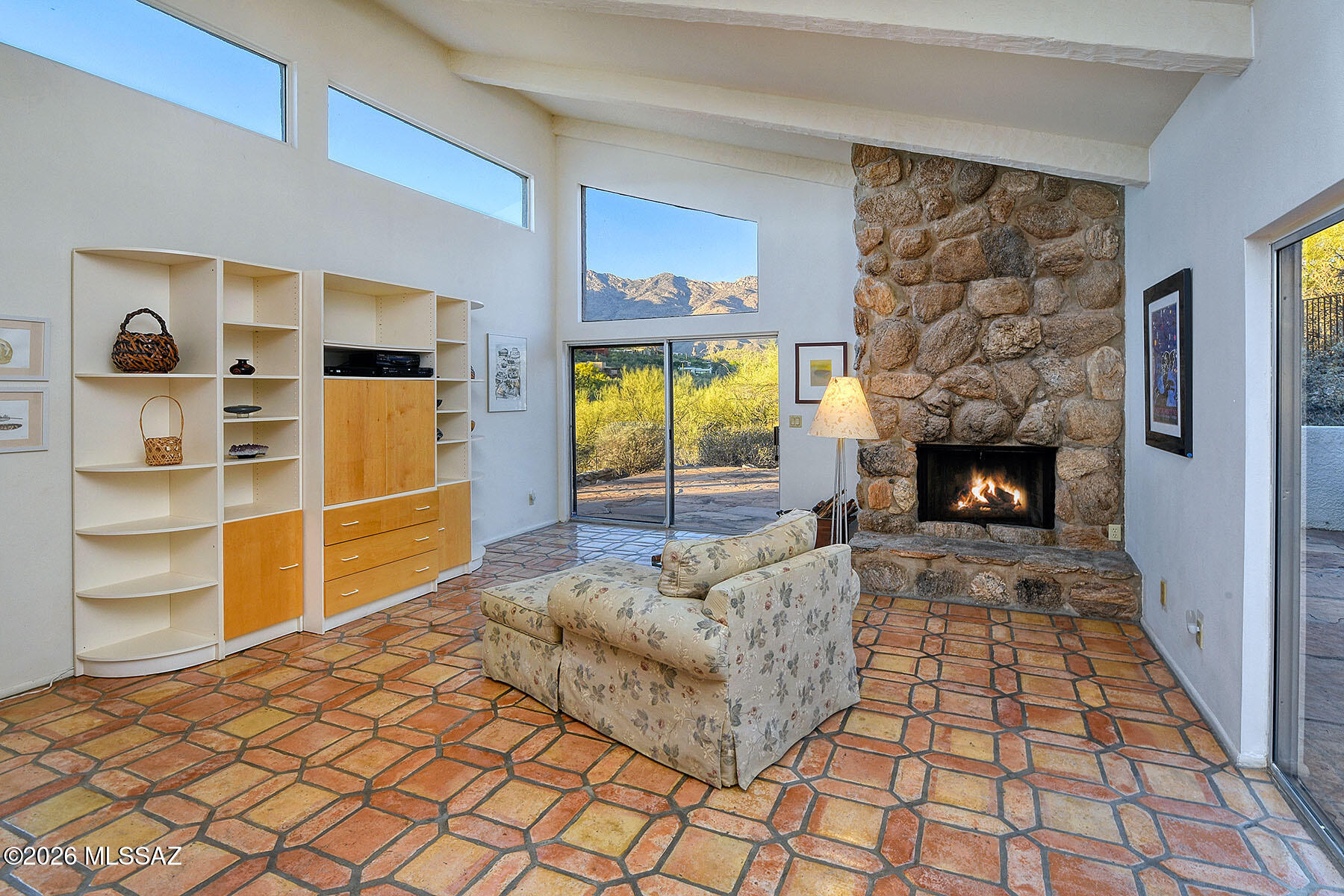 5521 N Paseo Ventoso