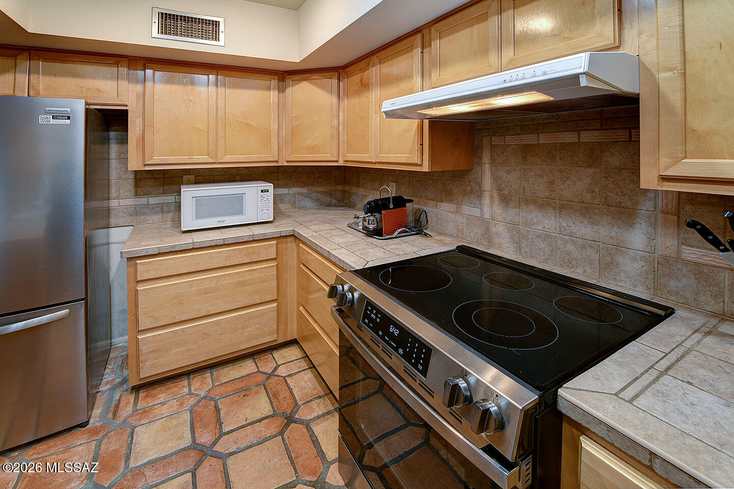 5521 N Paseo Ventoso