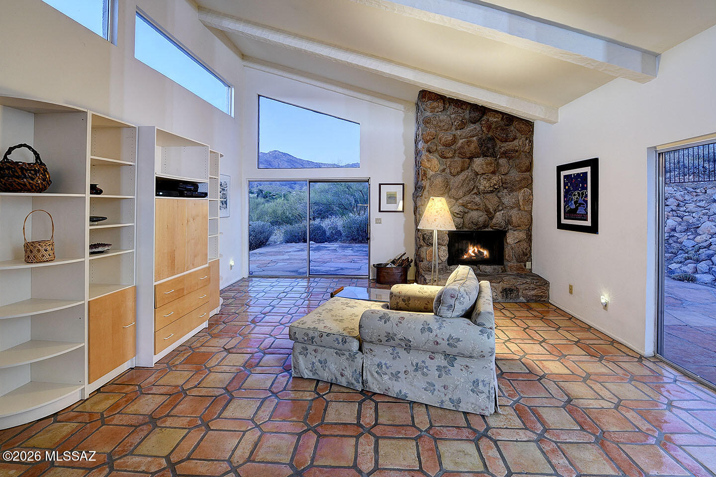 5521 N Paseo Ventoso
