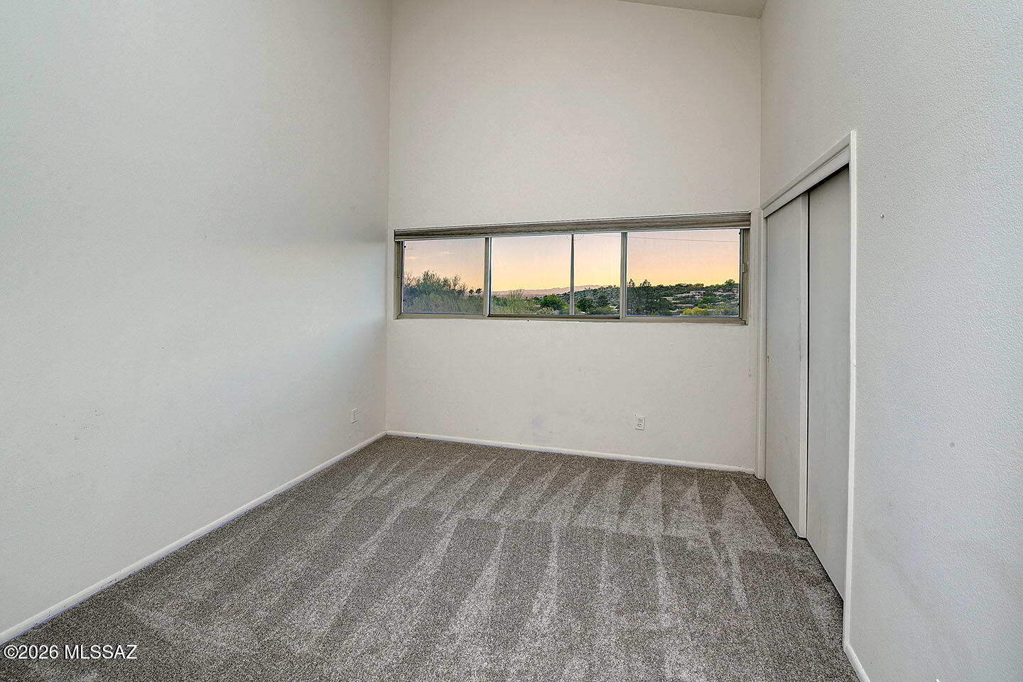5521 N Paseo Ventoso