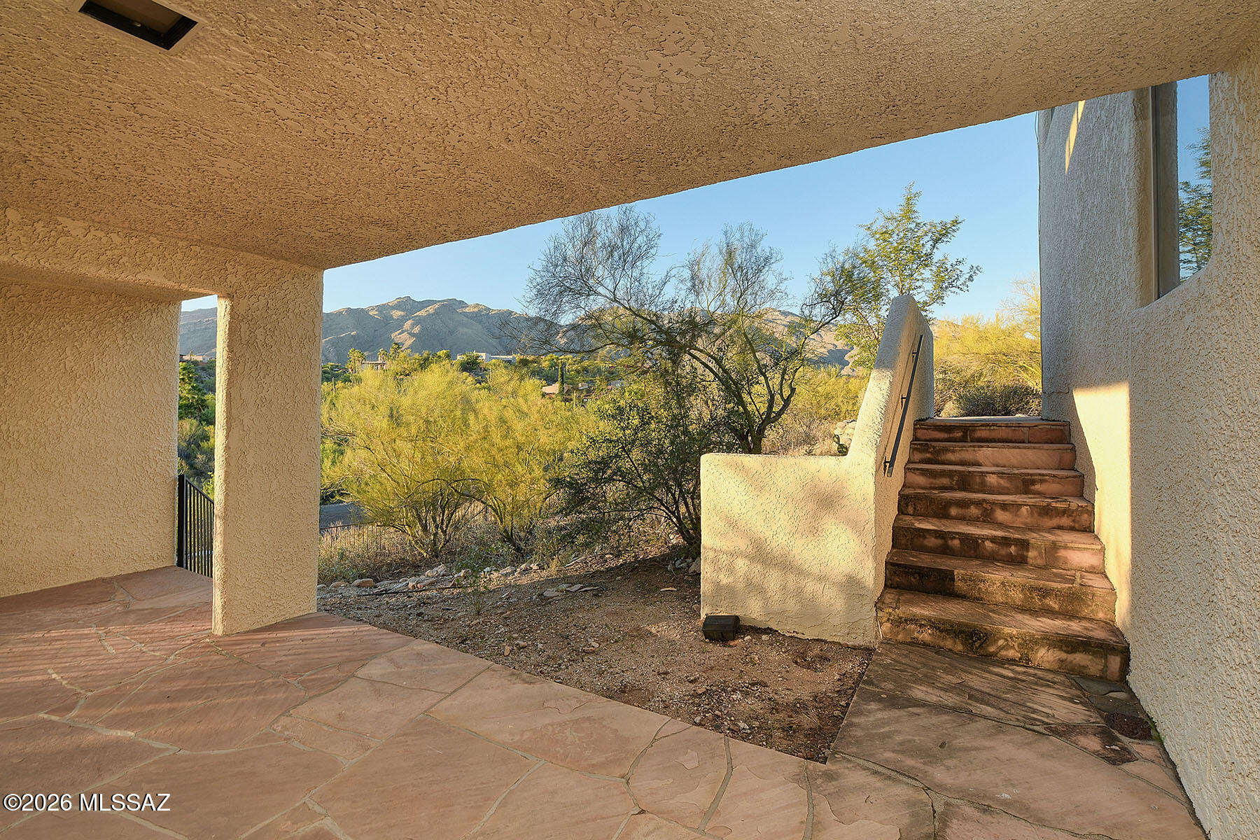 5521 N Paseo Ventoso