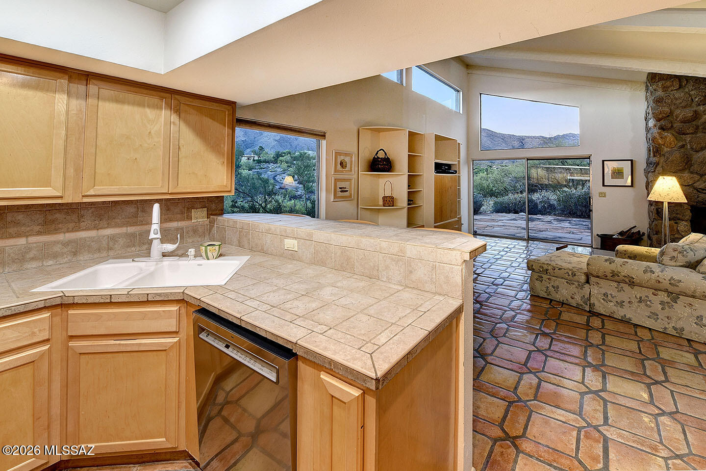5521 N Paseo Ventoso