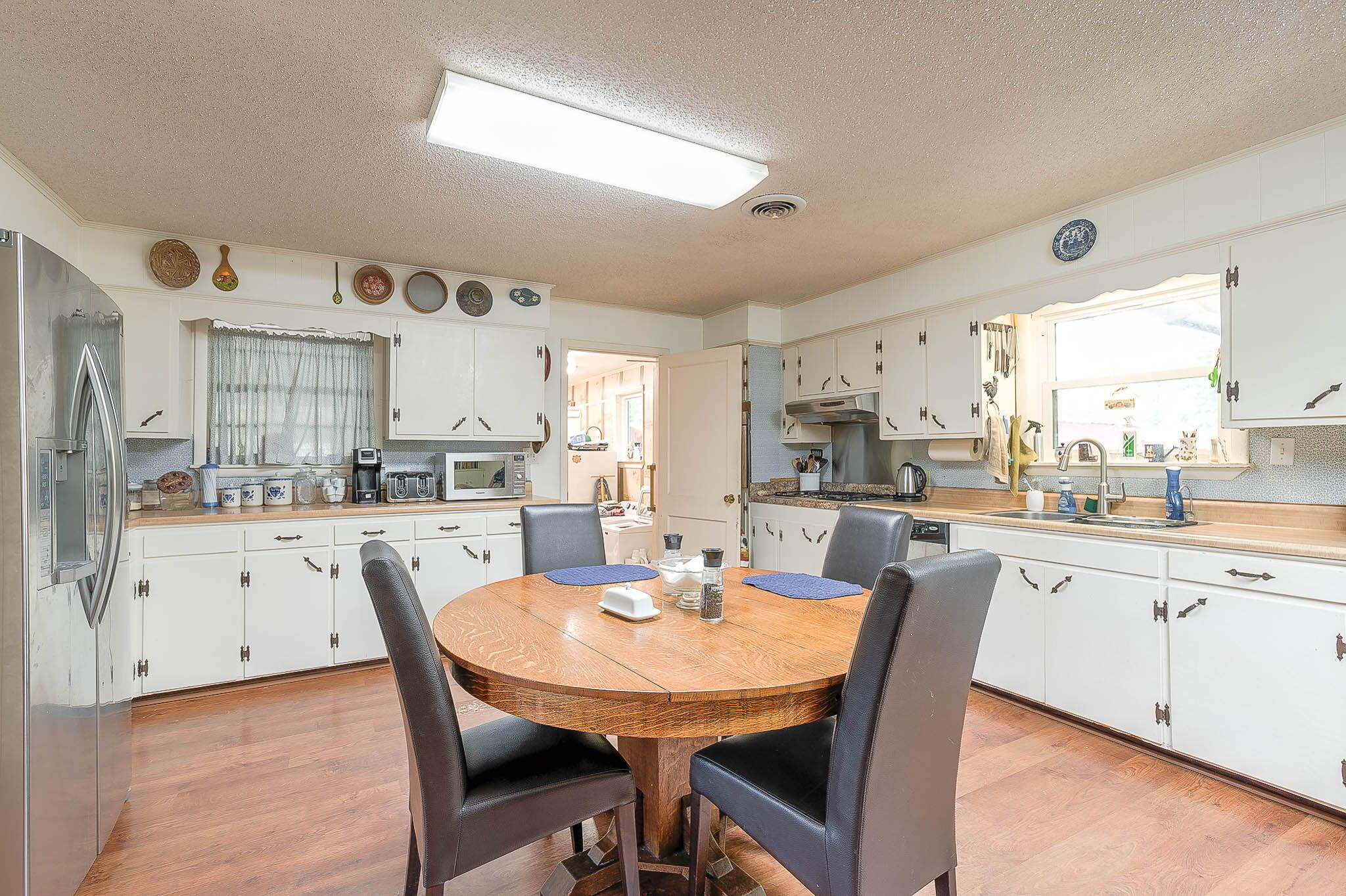 233 J D Broome Rd.