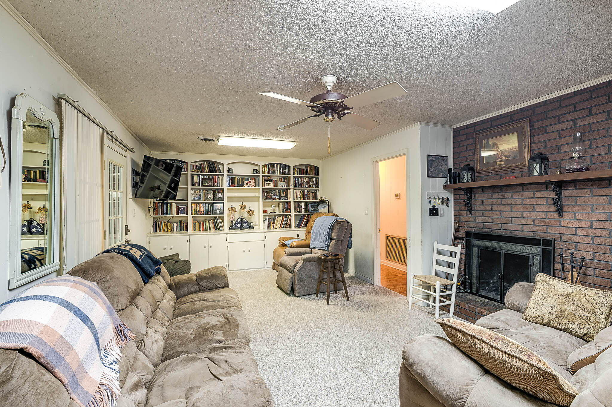 233 J D Broome Rd.
