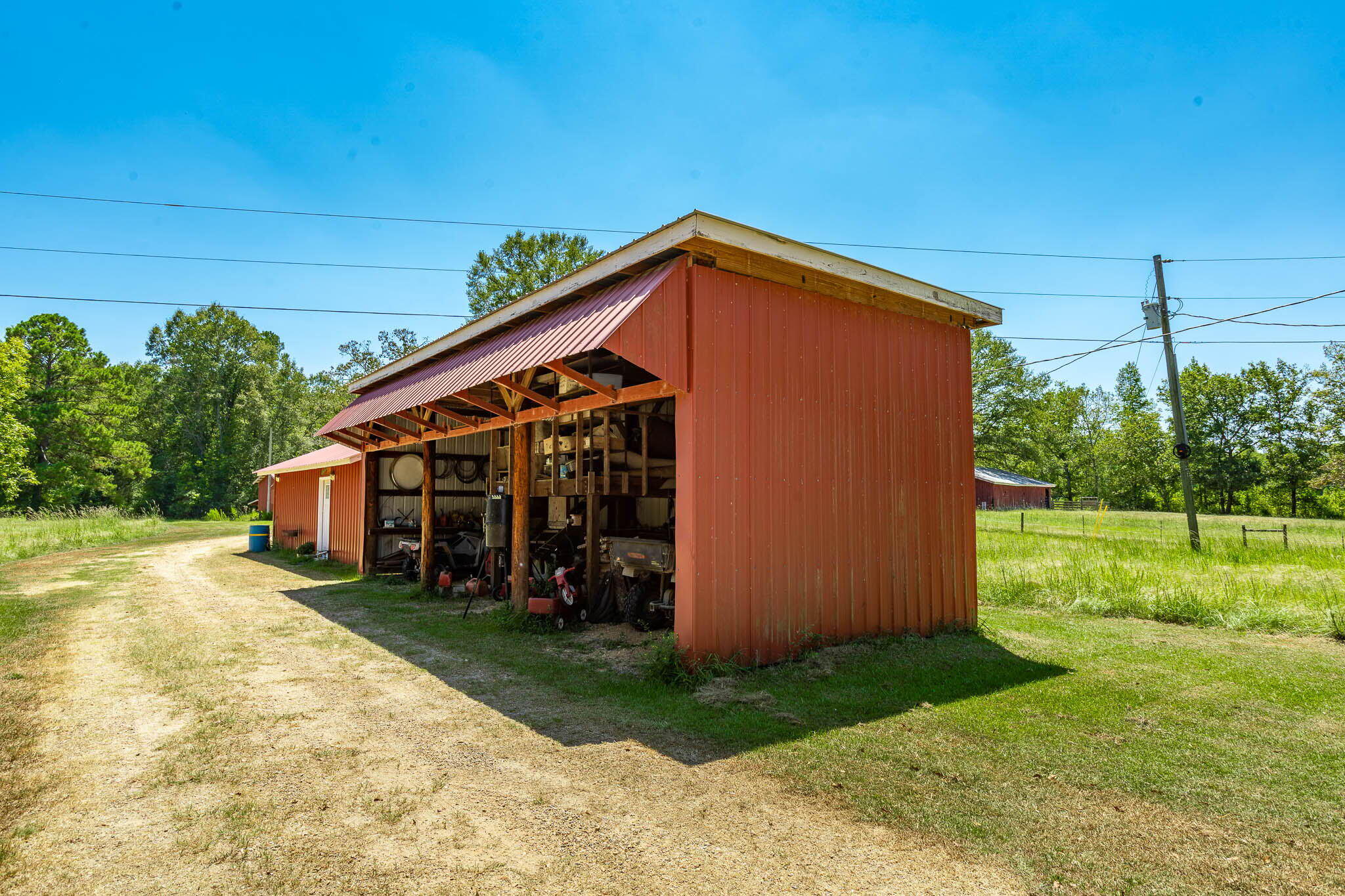 233 J D Broome Rd.