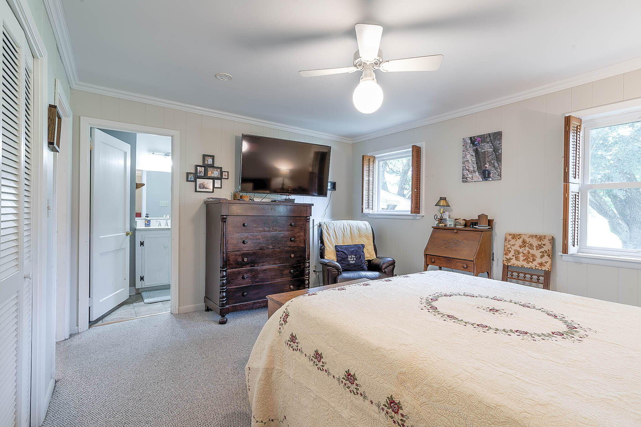 233 J D Broome Rd.