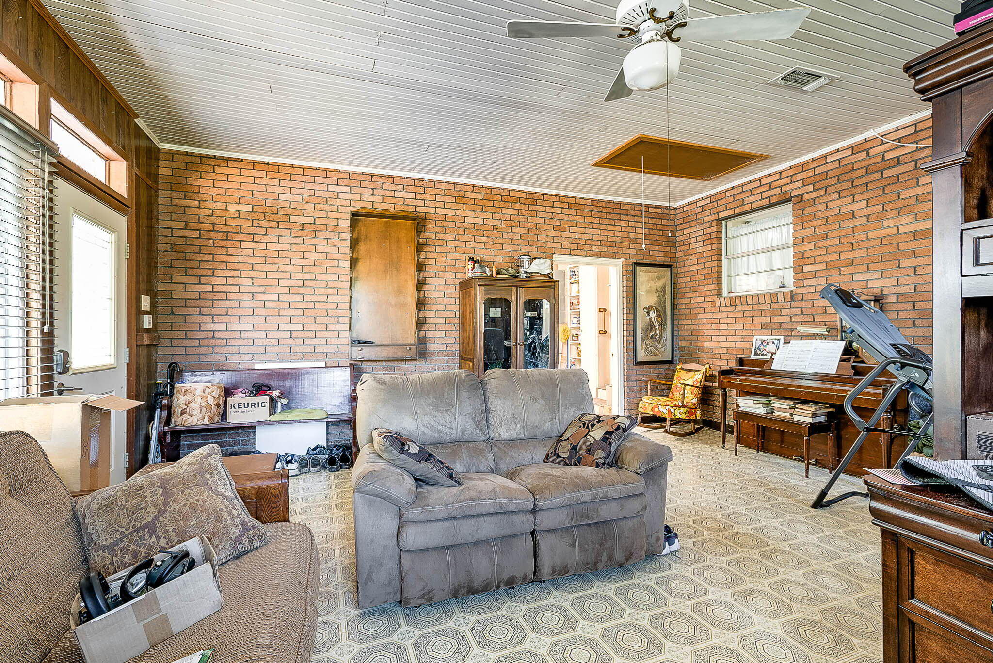 233 J D Broome Rd.