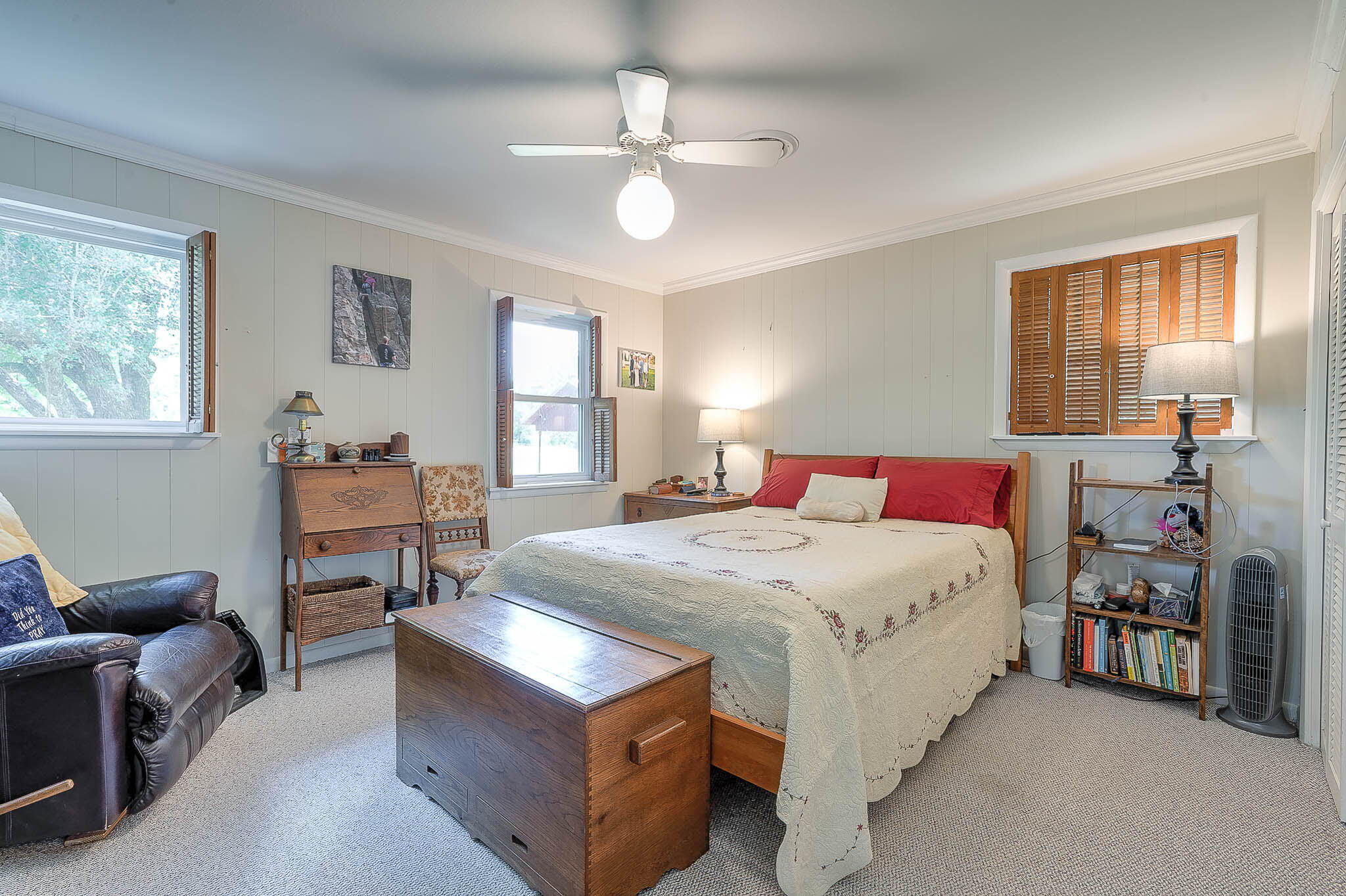 233 J D Broome Rd.
