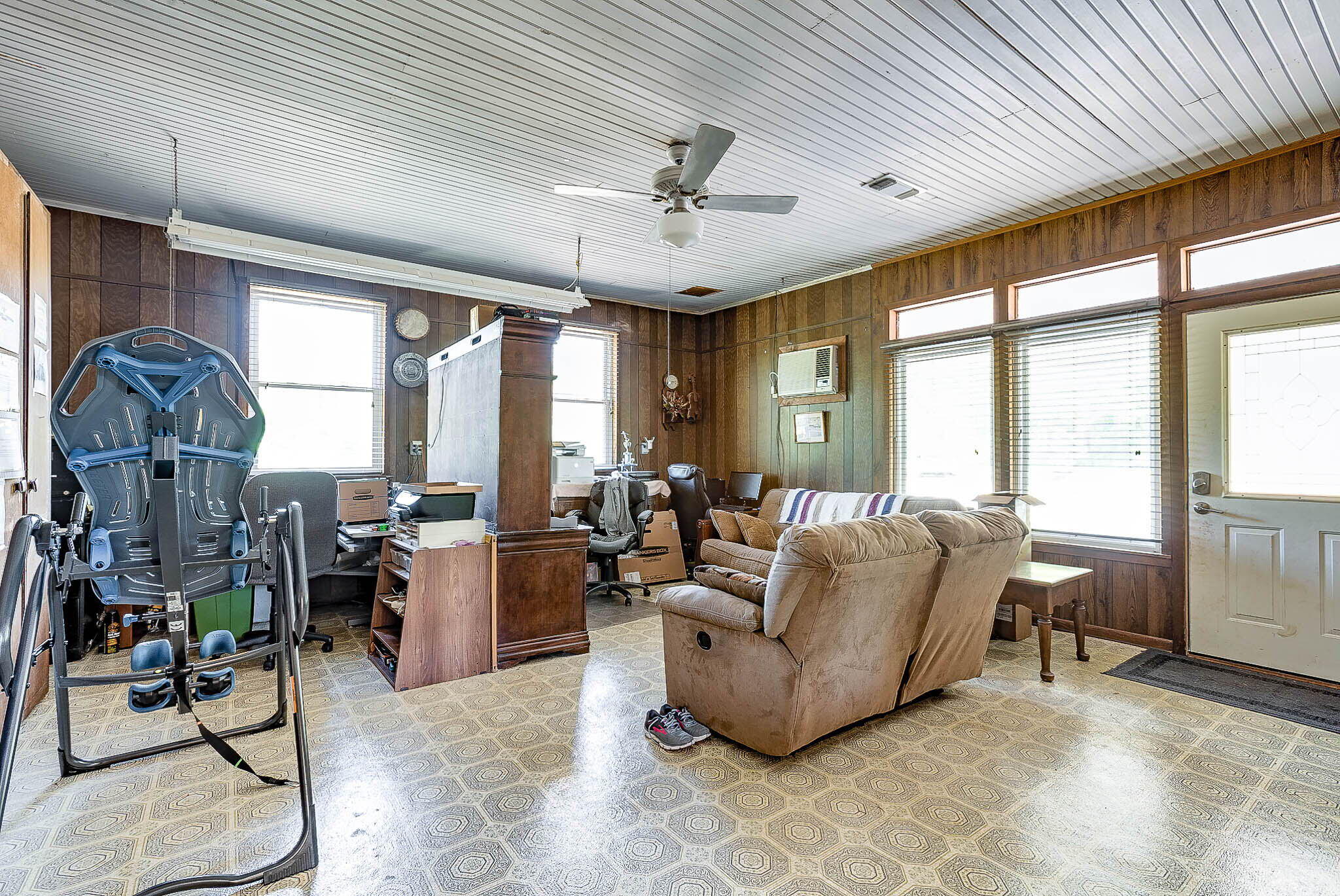 233 J D Broome Rd.