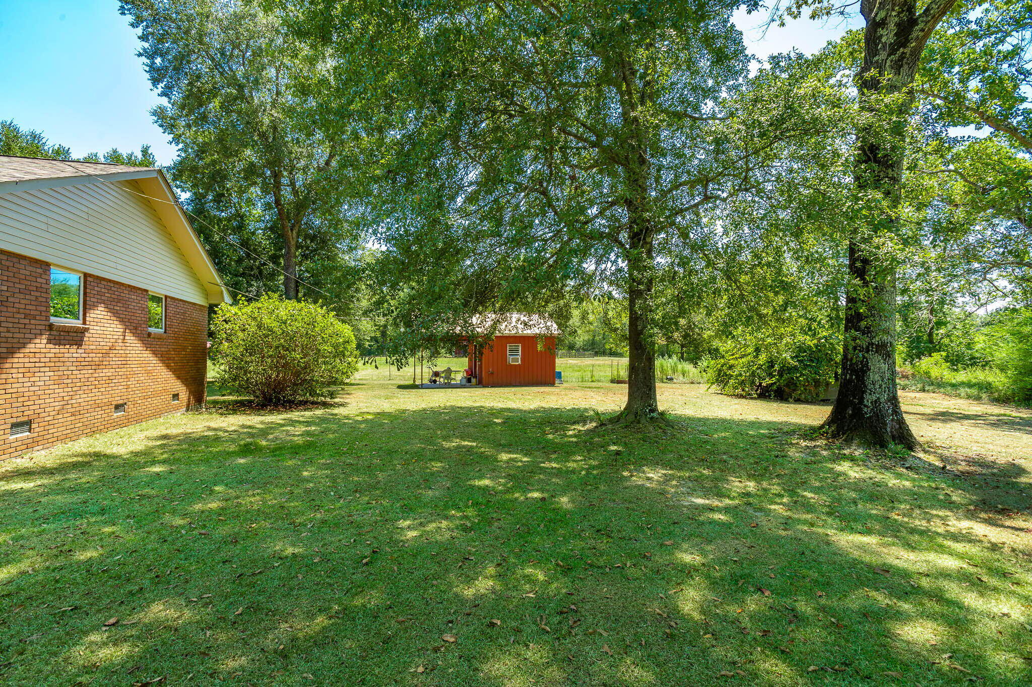 233 J D Broome Rd.