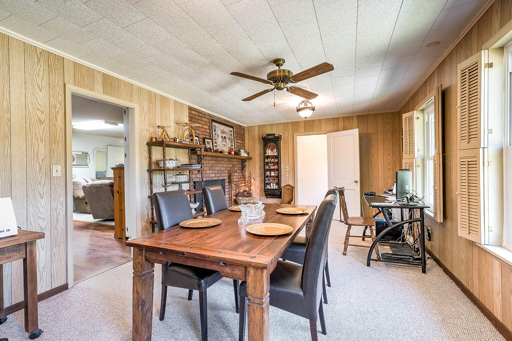 233 J D Broome Rd.