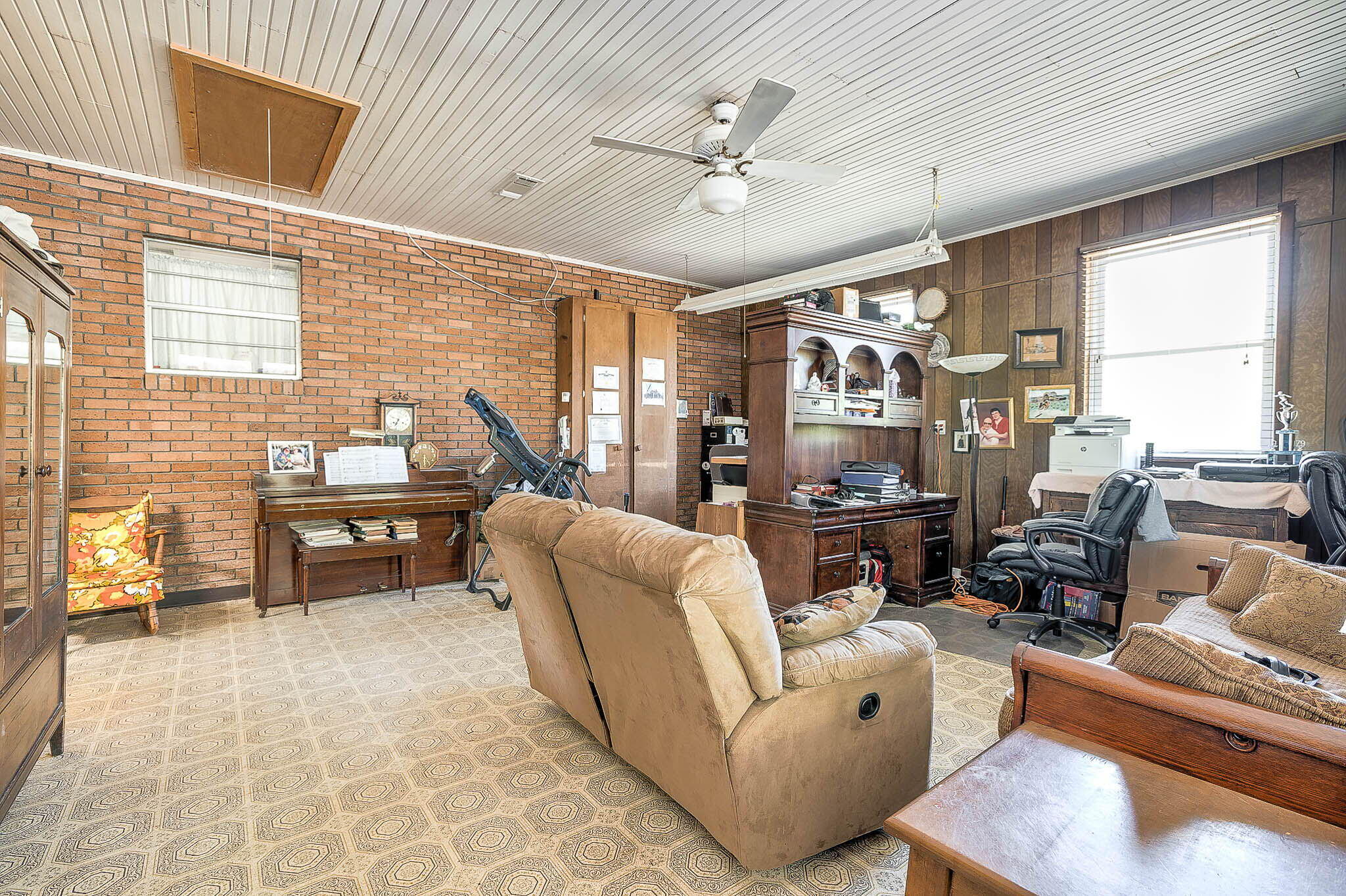 233 J D Broome Rd.
