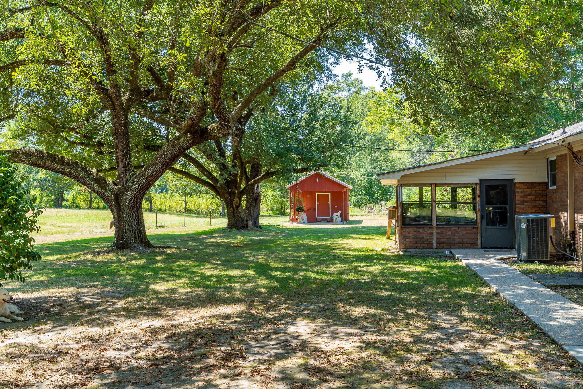 233 J D Broome Rd.