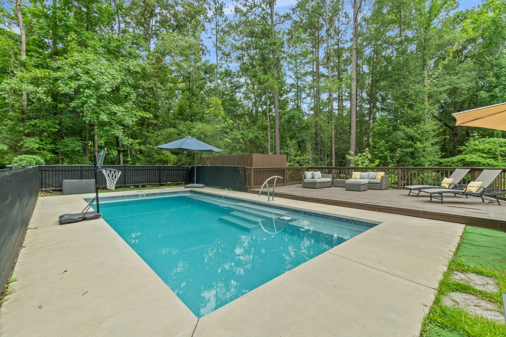 81 Redfern Trail