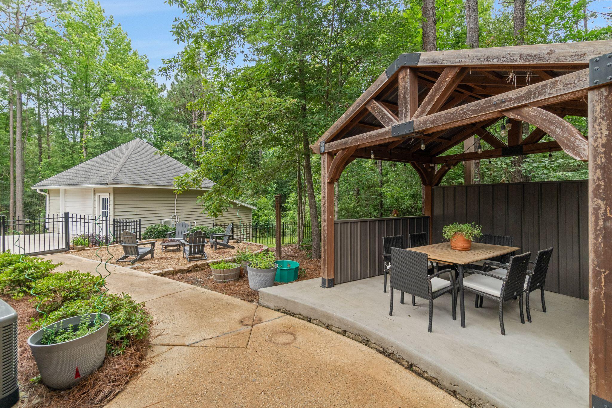 81 Redfern Trail