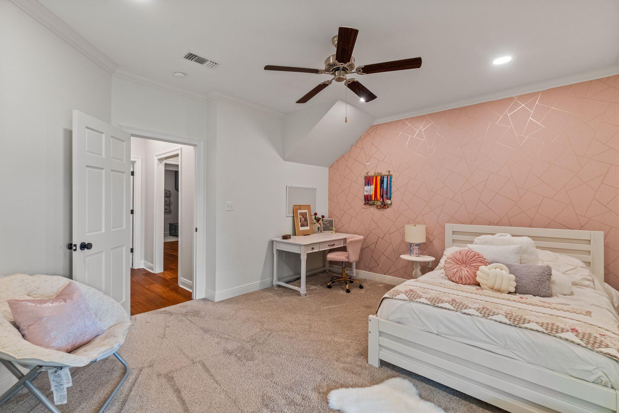 81 Redfern Trail