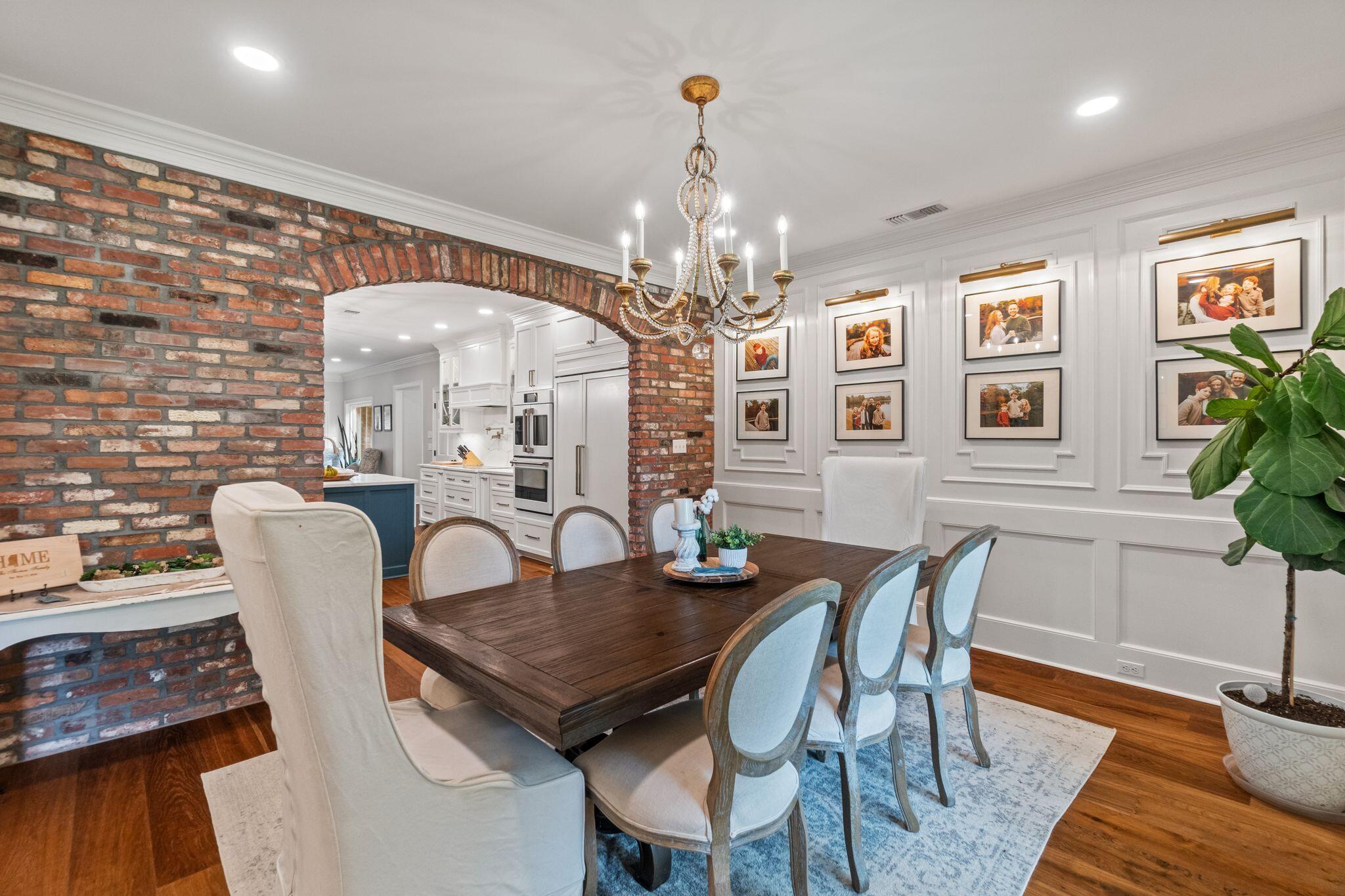 81 Redfern Trail