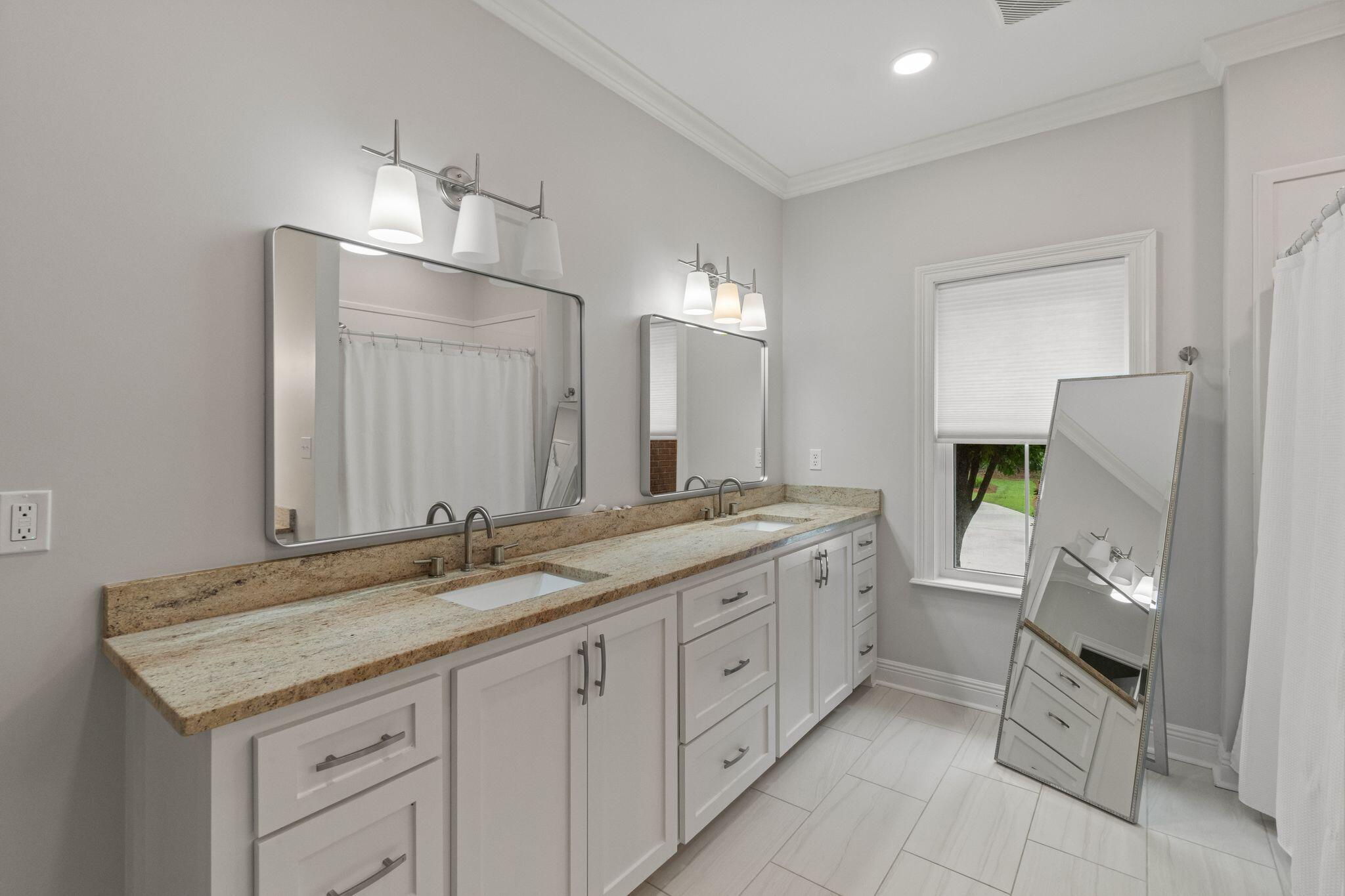 81 Redfern Trail