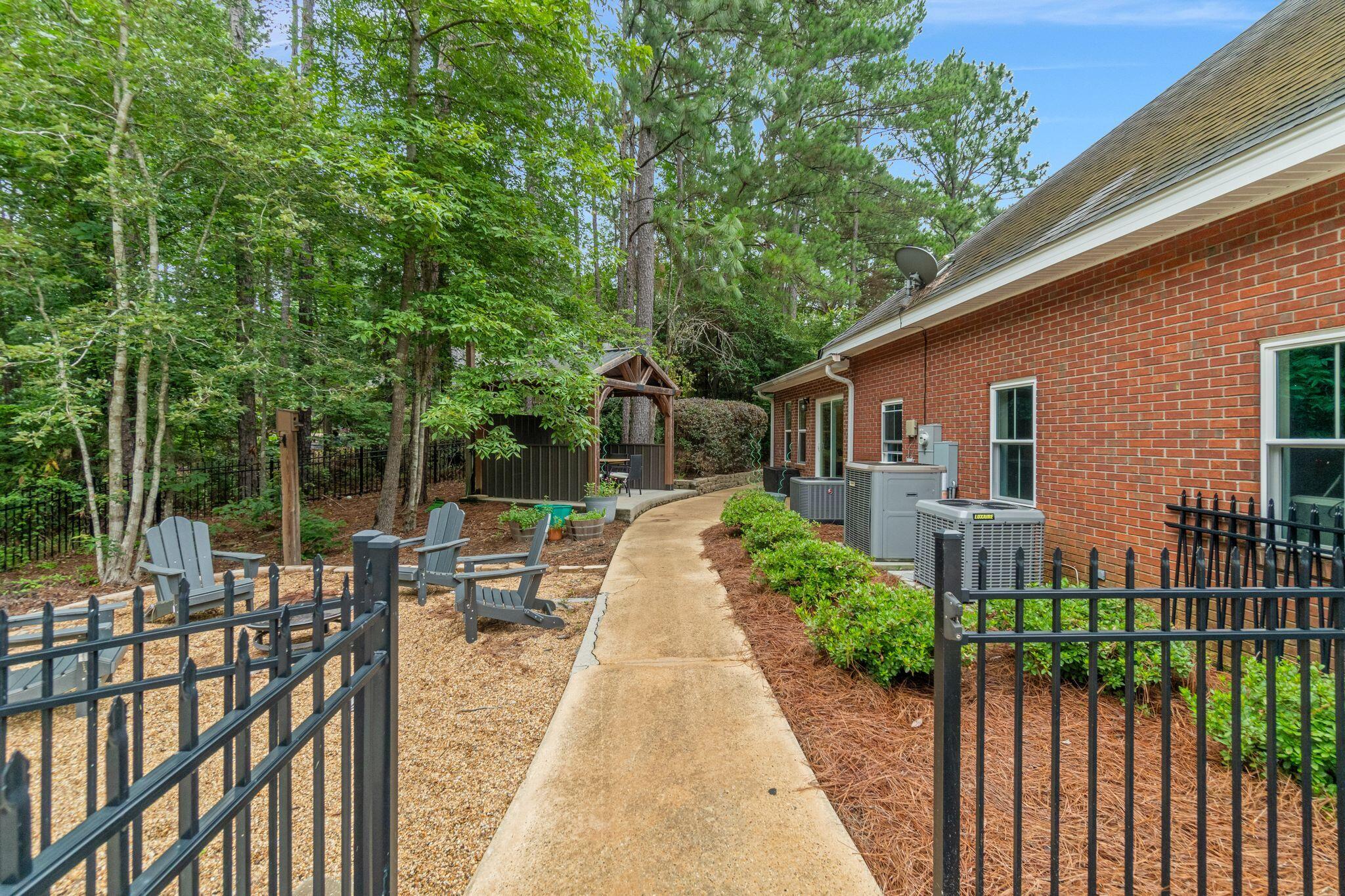 81 Redfern Trail