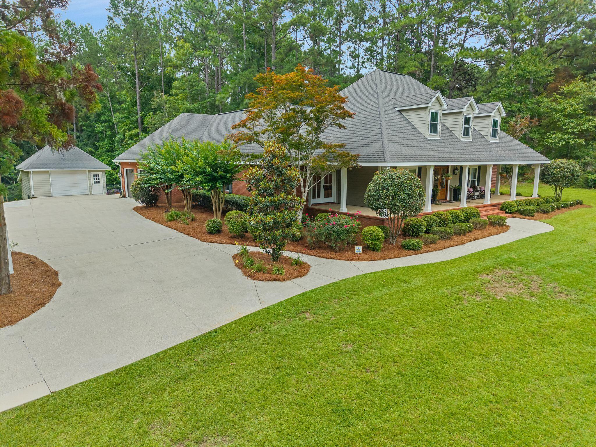 81 Redfern Trail