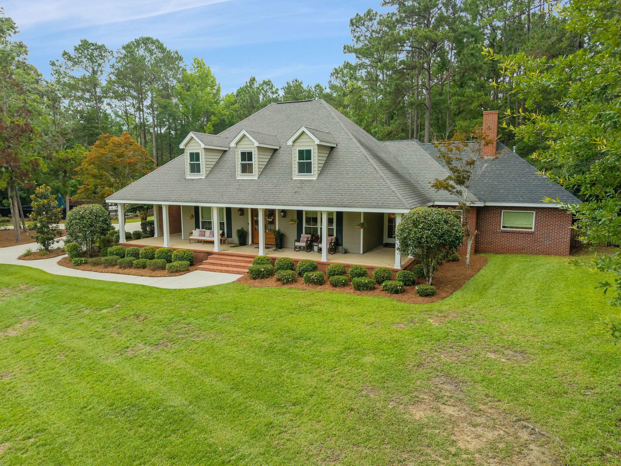 81 Redfern Trail