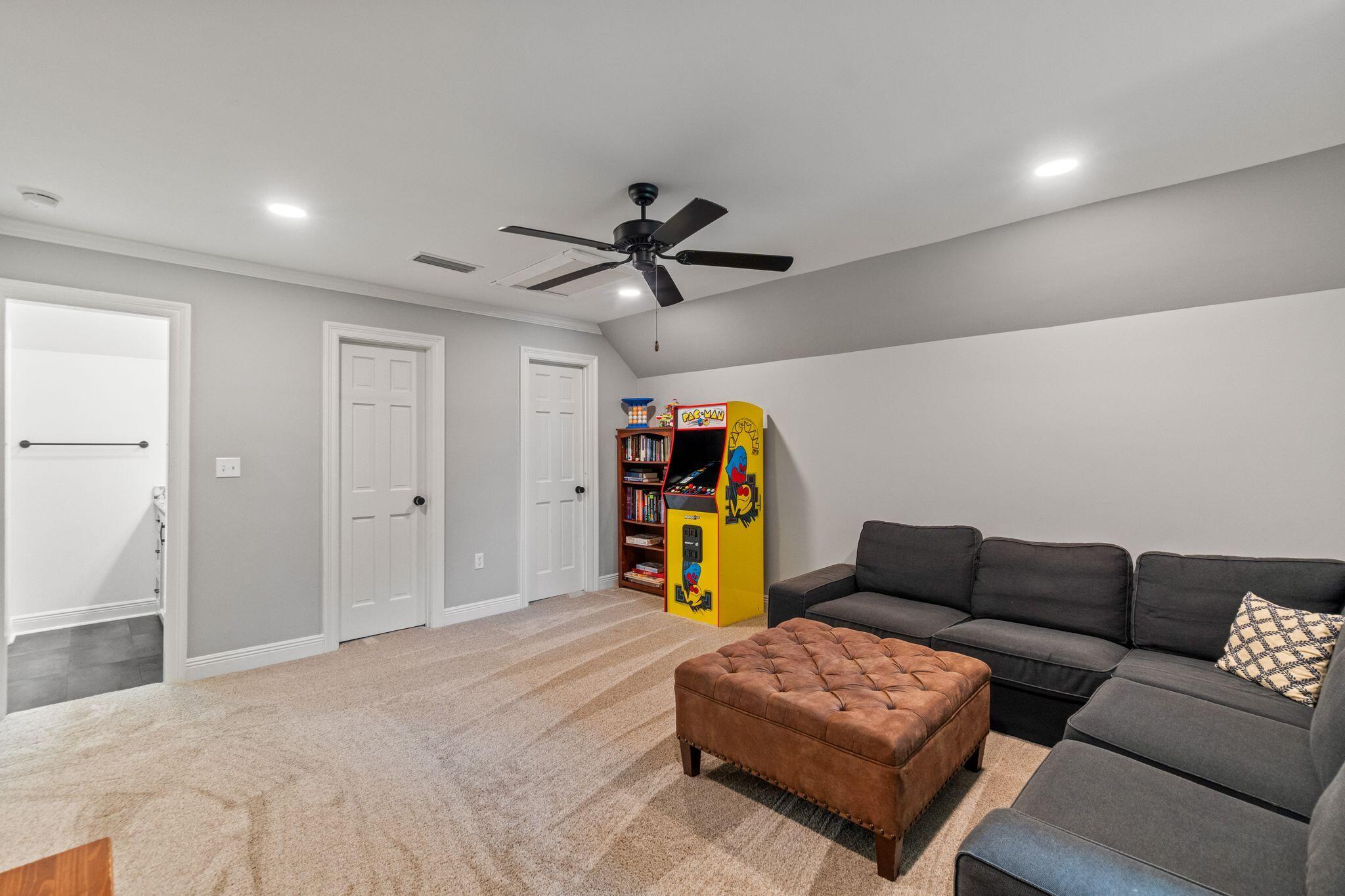 81 Redfern Trail