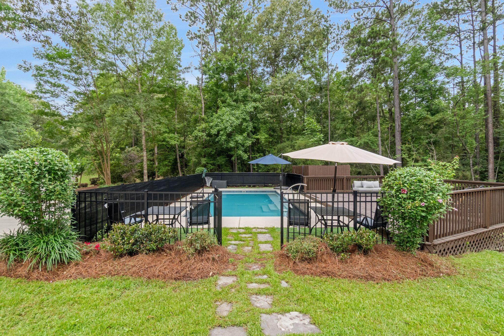 81 Redfern Trail