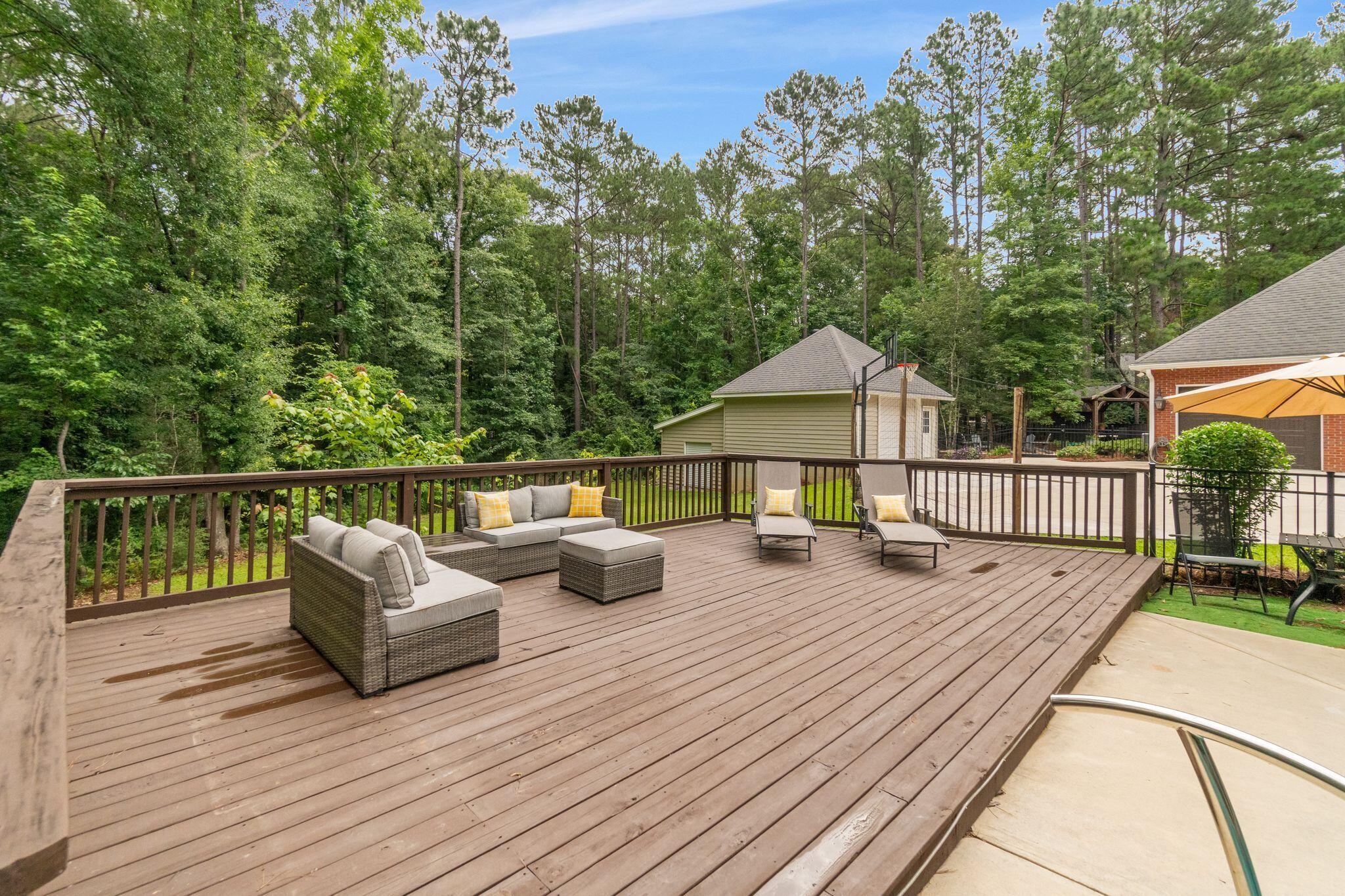 81 Redfern Trail