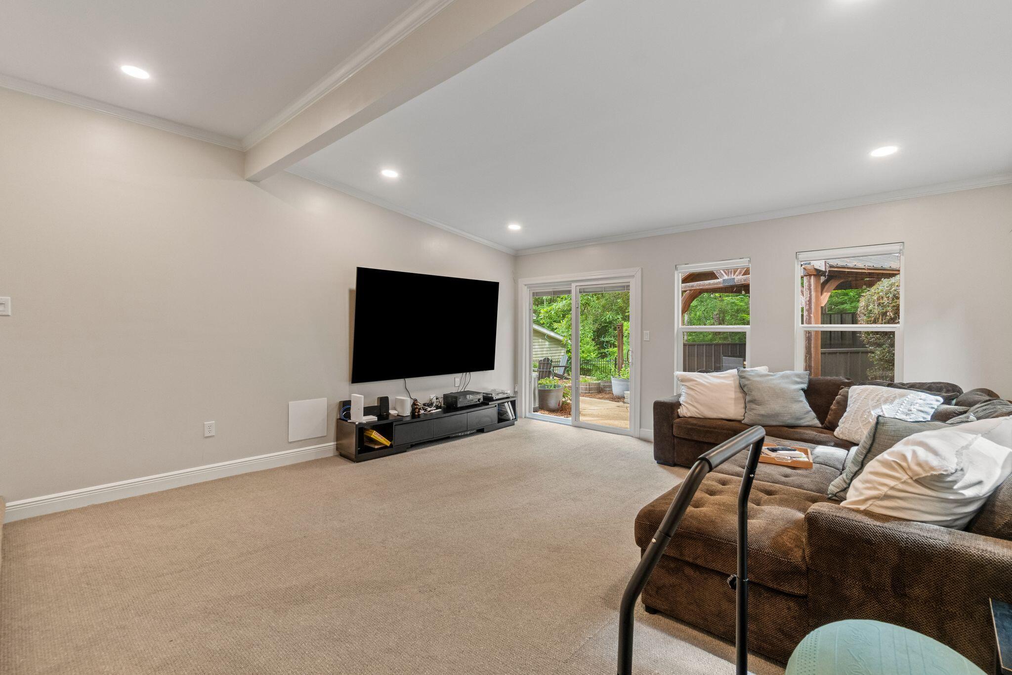 81 Redfern Trail