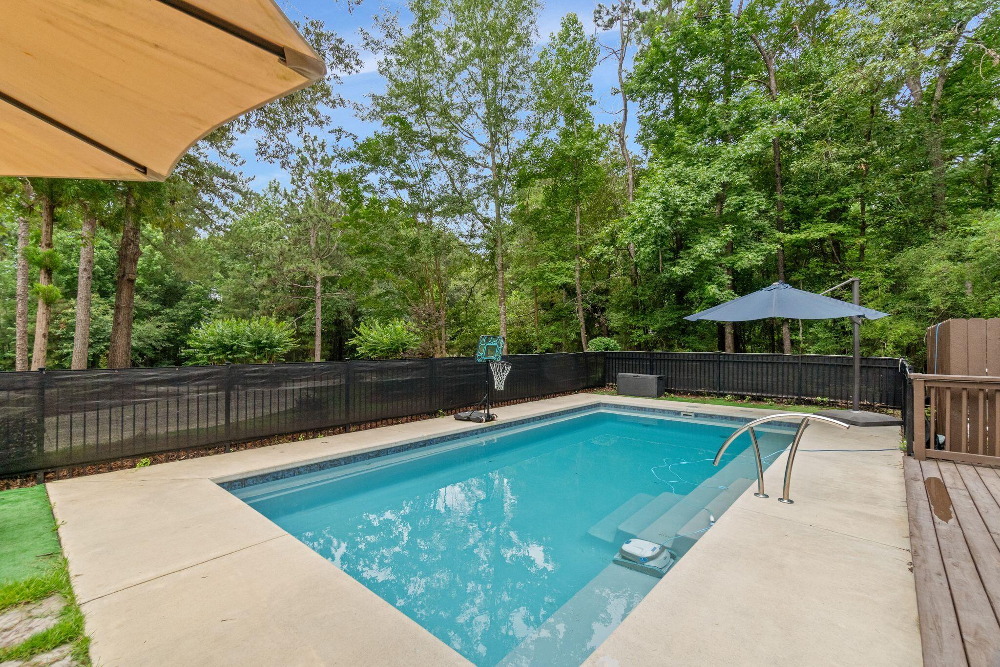 81 Redfern Trail