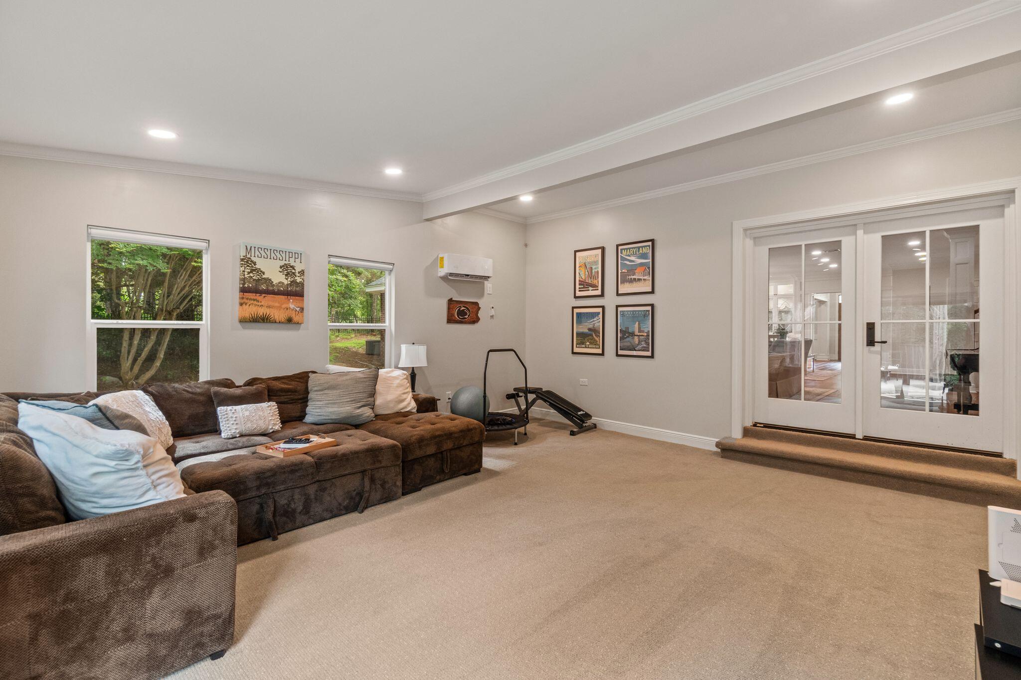 81 Redfern Trail