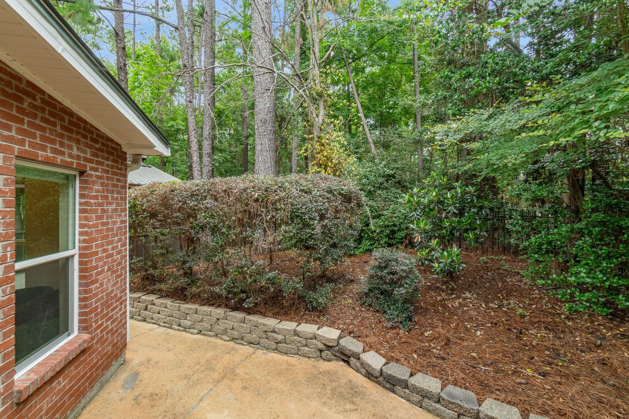81 Redfern Trail