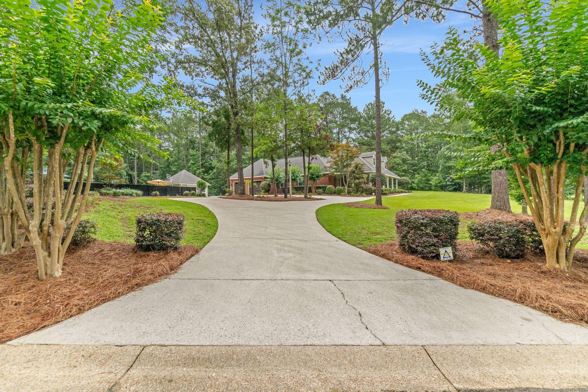 81 Redfern Trail
