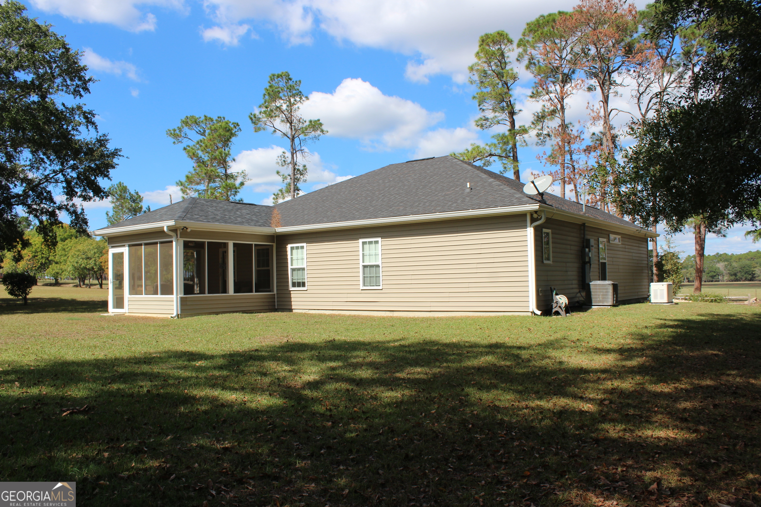 406 Old Brookfield Road E, Tifton